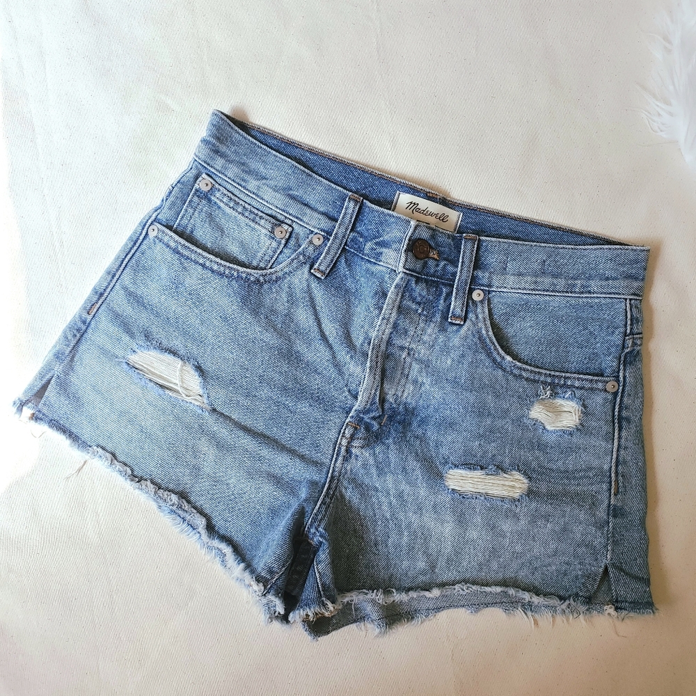 Madewell Relaxed Denim Shorts in Foxglen Wash, Size 26